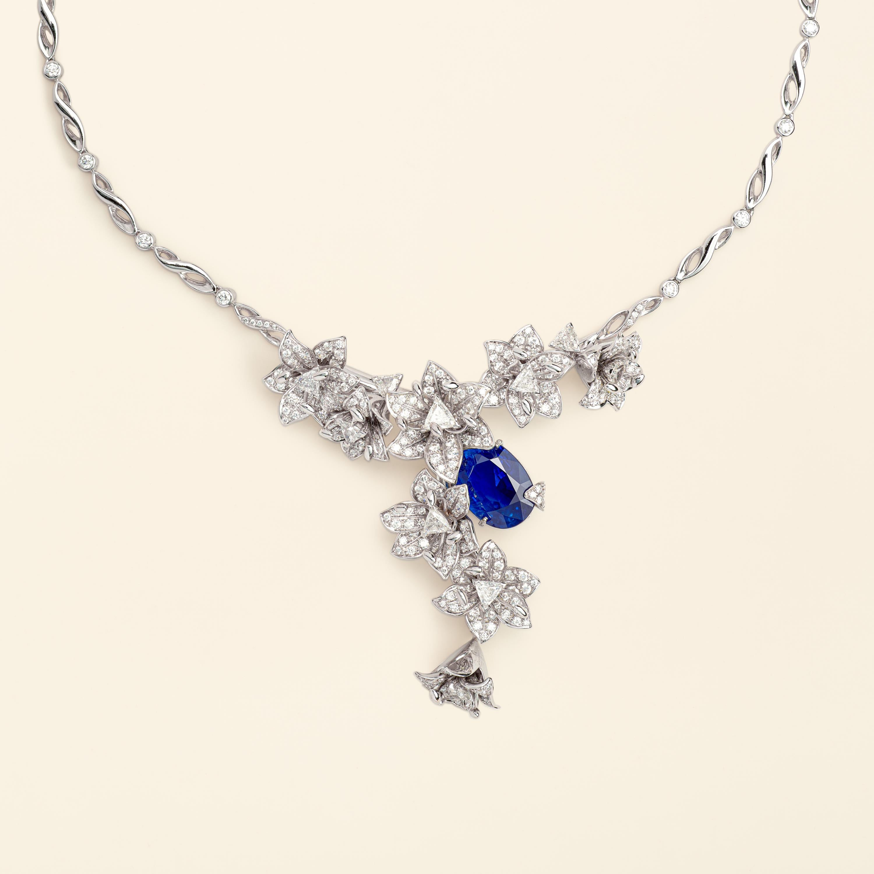 Collier Haute Joaillerie Diamant Et Or Blanc Luxuriante Mellerio collier-haute-joaillerie-diamant-et-or-blanc-luxuriante-mellerio