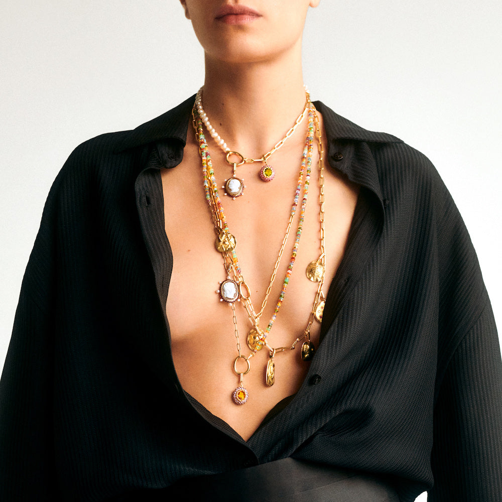 Precious Cameo Diamonds Yellow Gold Mellerio