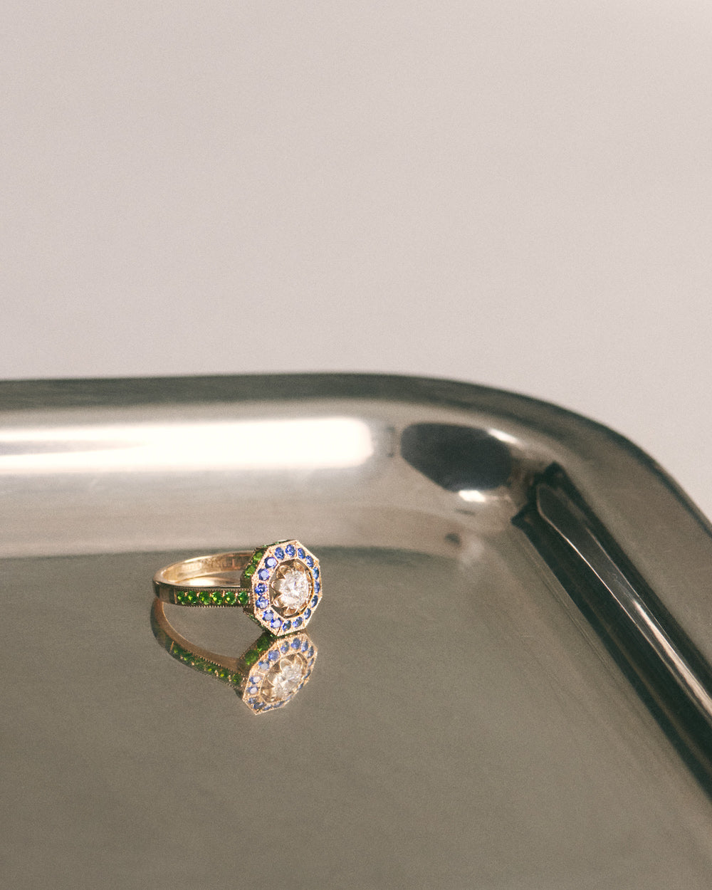 Vérone : la nouvelle bague de fiançailles colorée