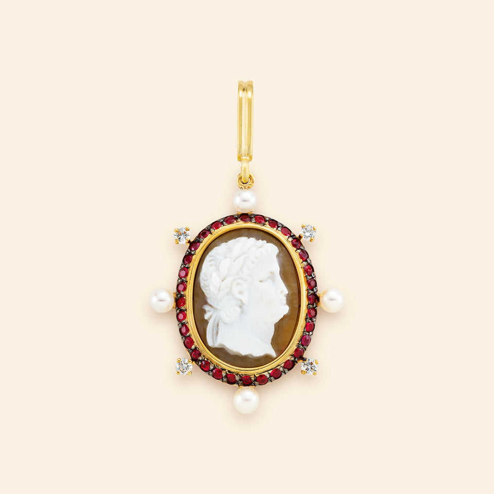 Precious Cameo Pearls Medal