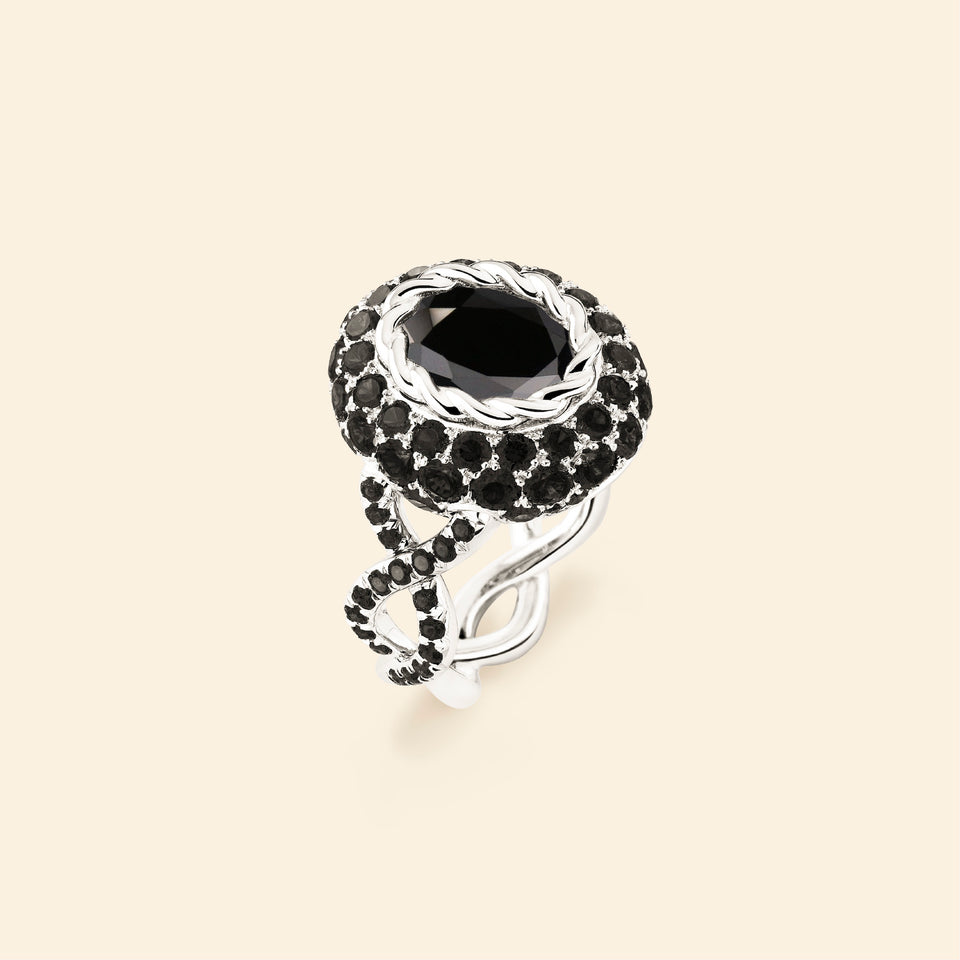 Black Queen Ring