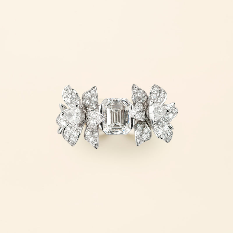 Luxuriante Diamond Ring